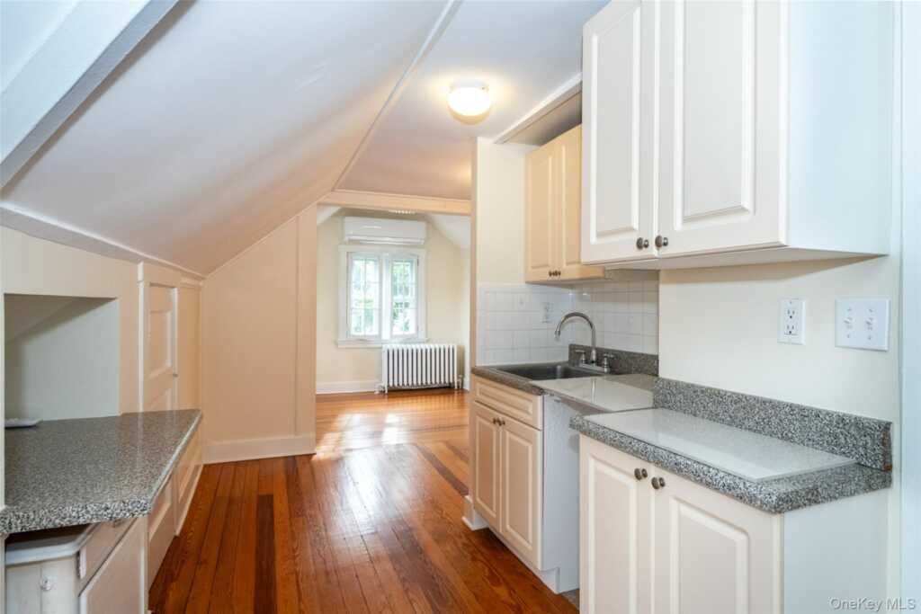 82 Clove Road, New Rochelle, NY 10801 - Photo 23 of 39