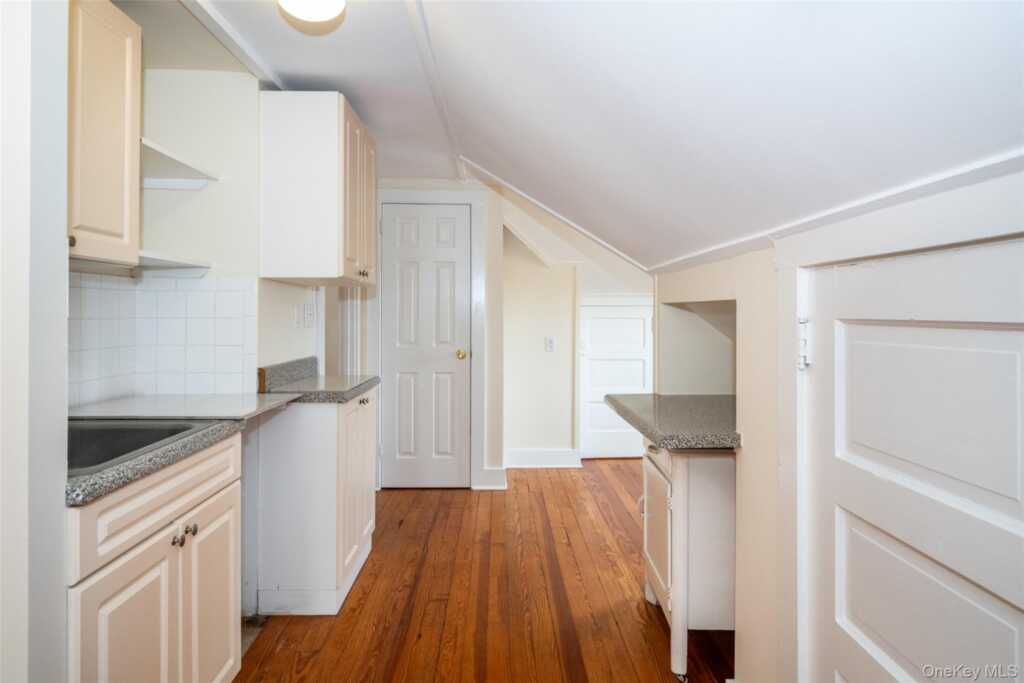 82 Clove Road, New Rochelle, NY 10801 - Photo 24 of 39