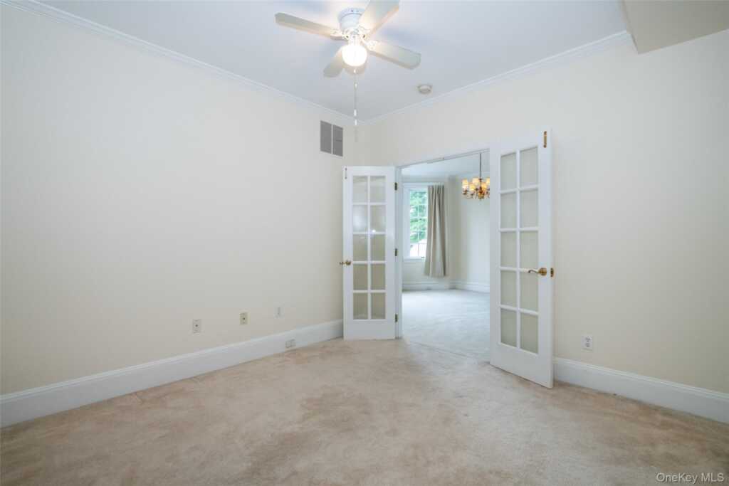 82 Clove Road, New Rochelle, NY 10801 - Photo 9 of 39