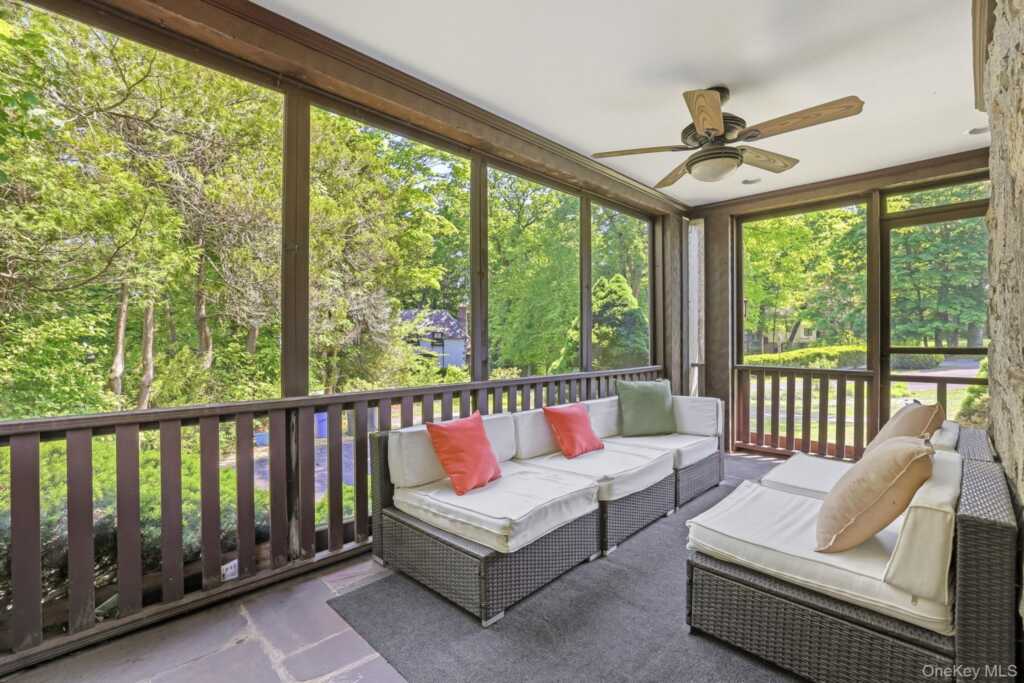 14 Overhill Road, New Rochelle, NY 10804 - Photo 10 of 50