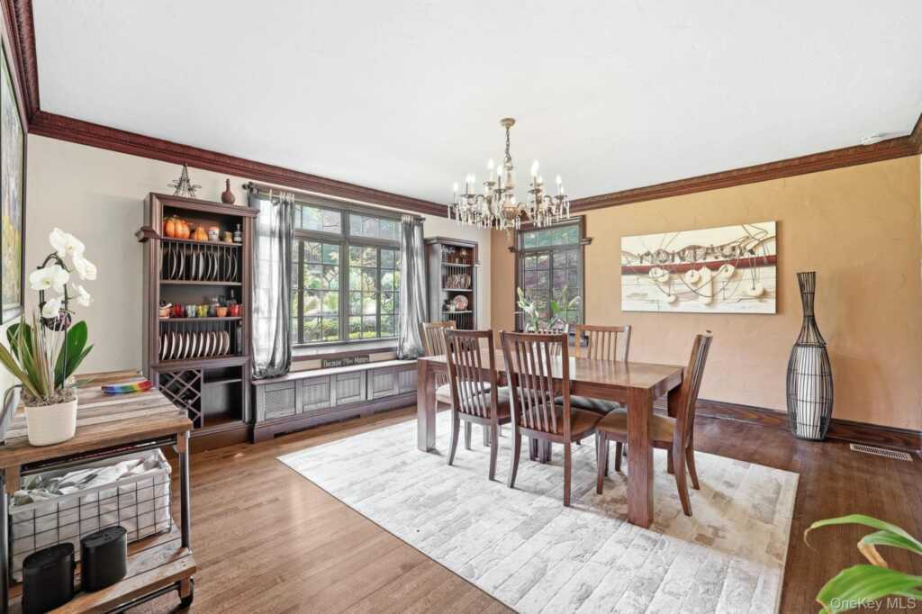 14 Overhill Road, New Rochelle, NY 10804 - Photo 12 of 50
