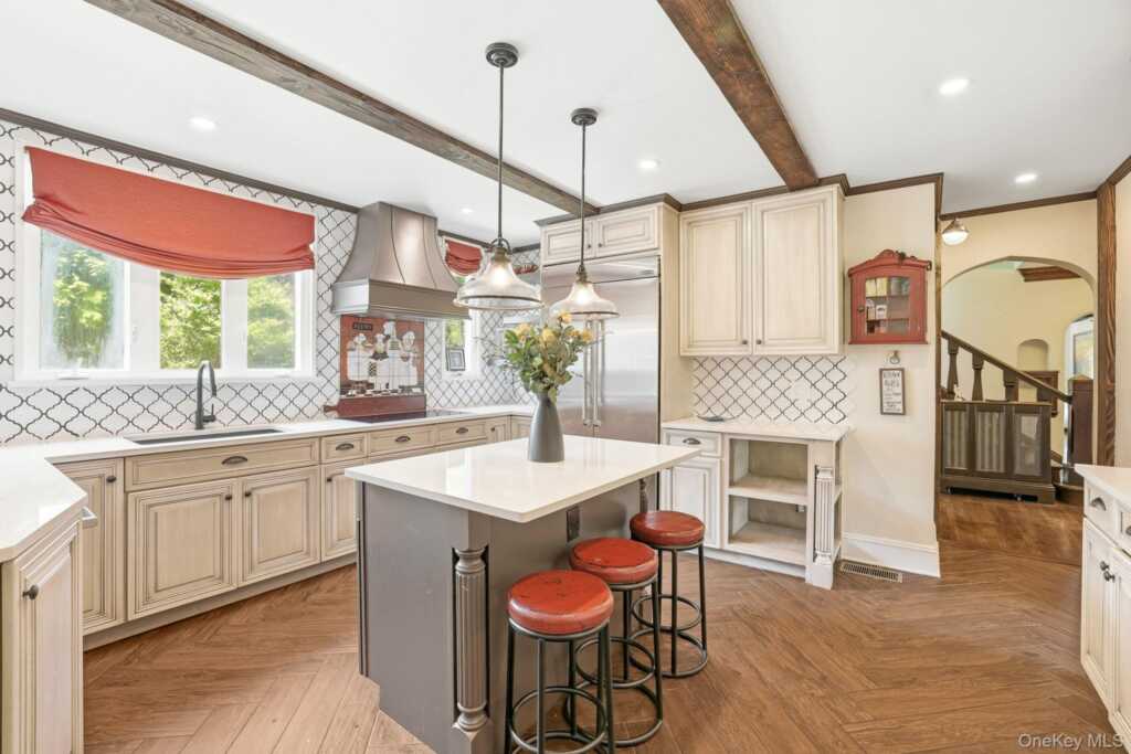 14 Overhill Road, New Rochelle, NY 10804 - Photo 16 of 50