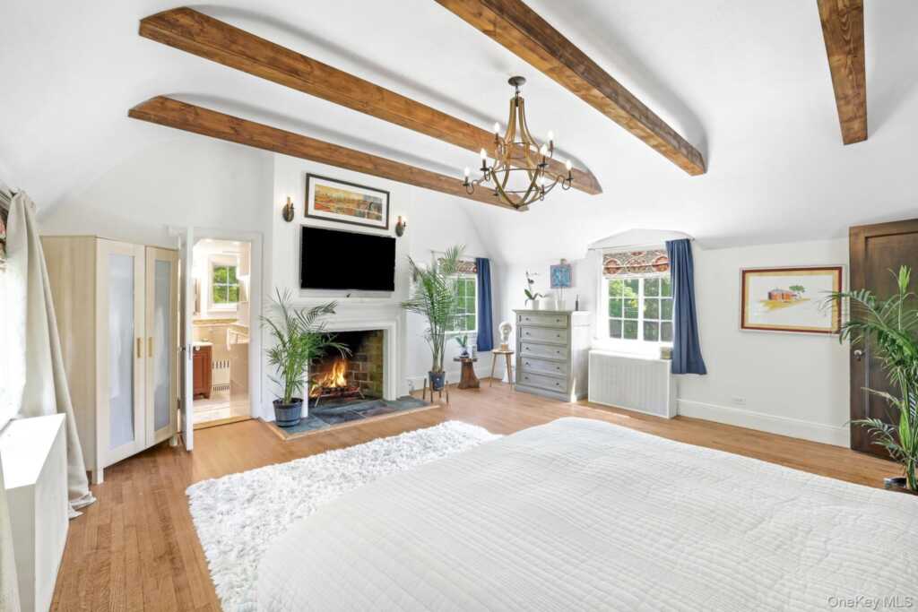 14 Overhill Road, New Rochelle, NY 10804 - Photo 22 of 50
