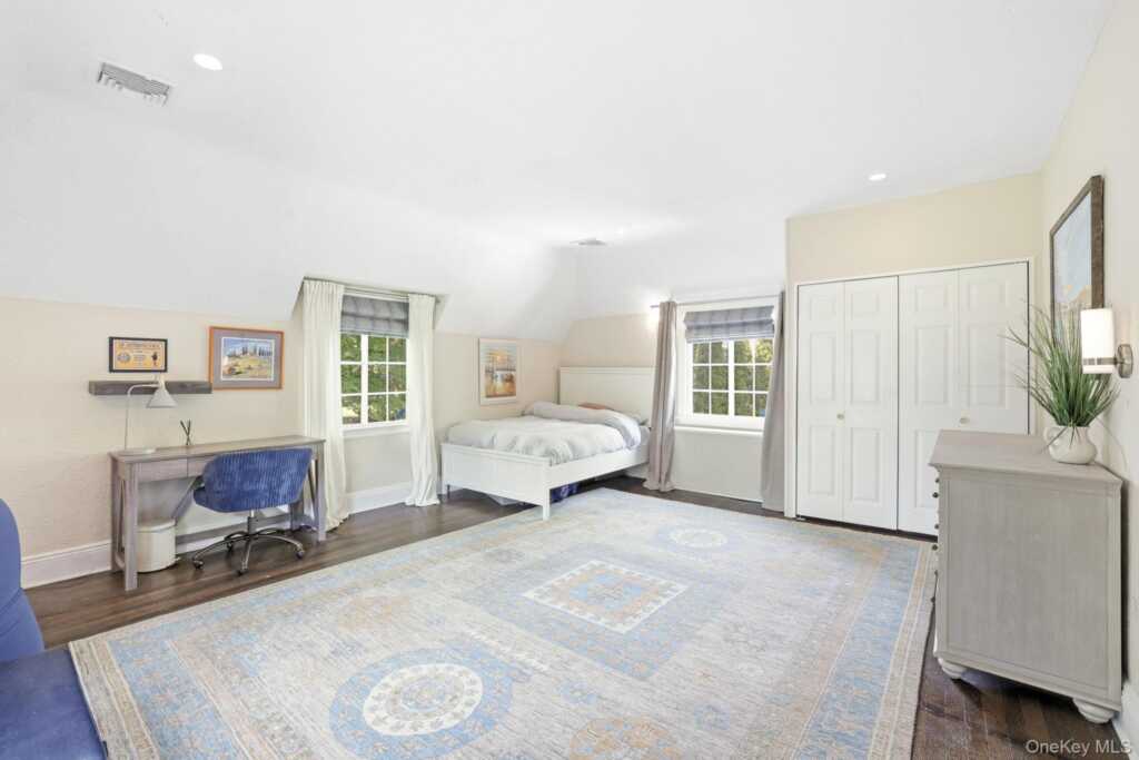 14 Overhill Road, New Rochelle, NY 10804 - Photo 29 of 50