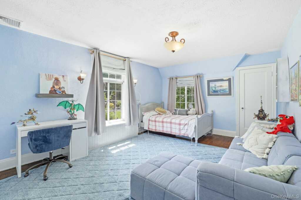 14 Overhill Road, New Rochelle, NY 10804 - Photo 31 of 50