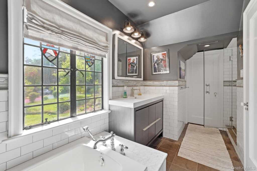 14 Overhill Road, New Rochelle, NY 10804 - Photo 34 of 50
