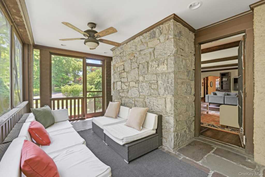 14 Overhill Road, New Rochelle, NY 10804 - Photo 9 of 50