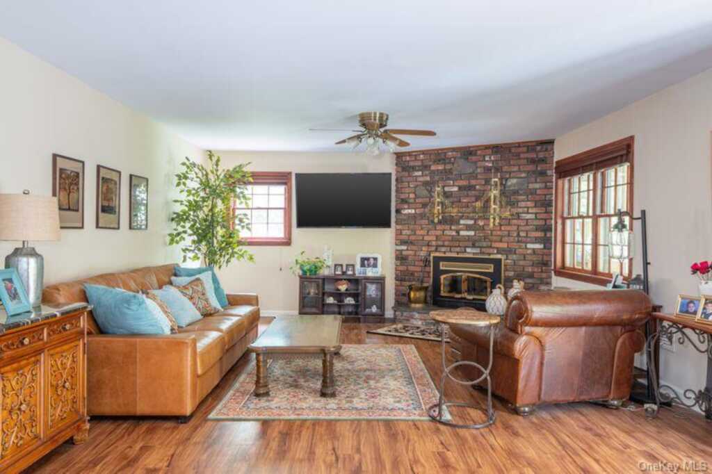 40 Hanson Lane, New Rochelle, NY 10804 - Photo 11 of 37
