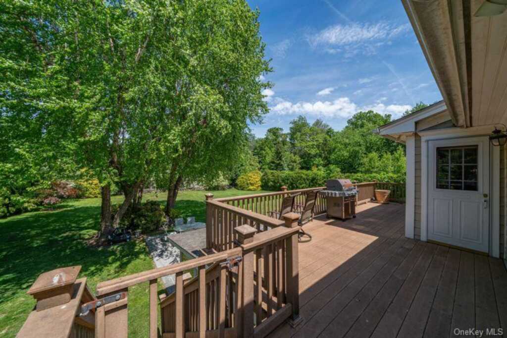 40 Hanson Lane, New Rochelle, NY 10804 - Photo 25 of 37