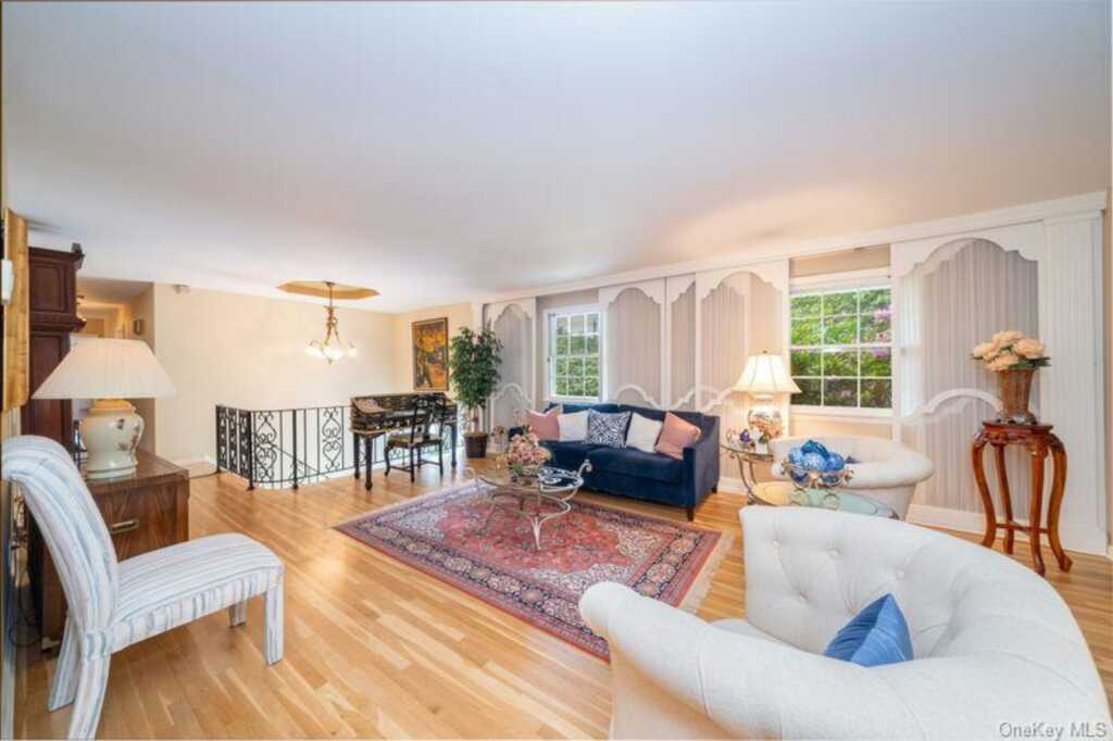 40 Hanson Lane, New Rochelle, NY 10804 - Photo 5 of 37