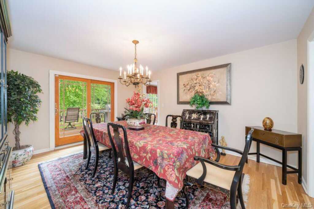 40 Hanson Lane, New Rochelle, NY 10804 - Photo 6 of 37