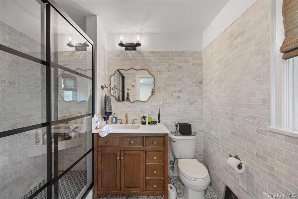 311 Lyncroft Road, New Rochelle, NY 10804 - Photo 24 of 39