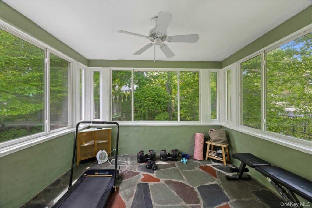 311 Lyncroft Road, New Rochelle, NY 10804 - Photo 26 of 39