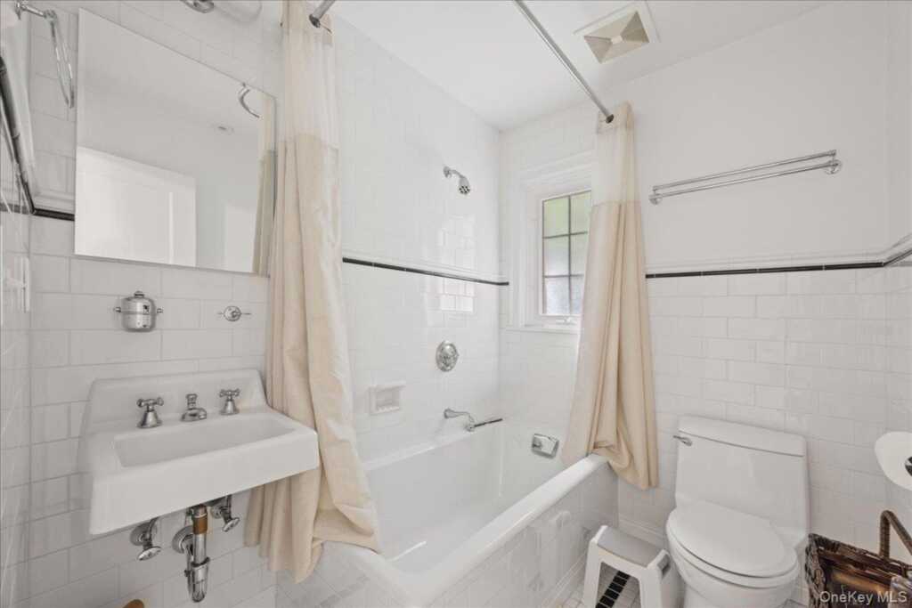 311 Lyncroft Road, New Rochelle, NY 10804 - Photo 28 of 39