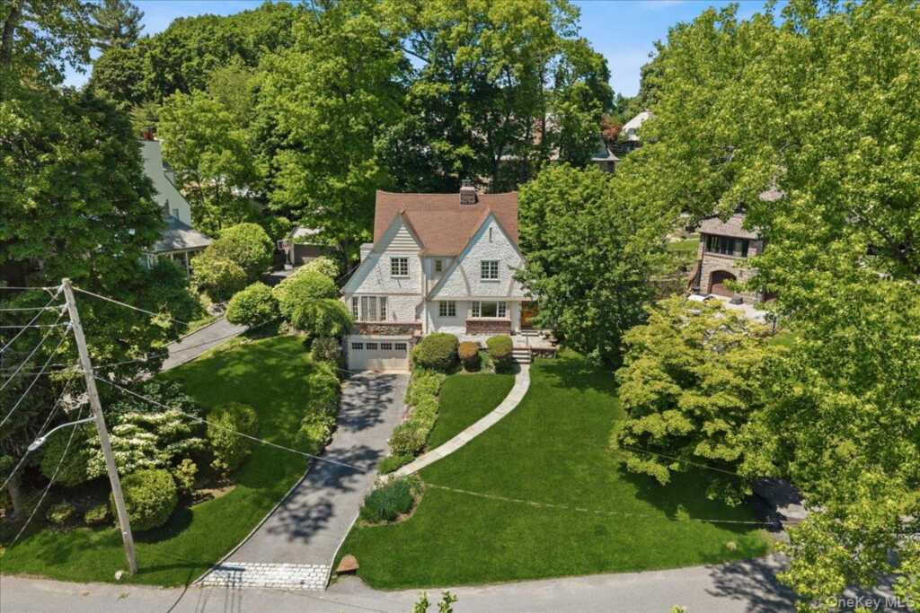 311 Lyncroft Road, New Rochelle, NY 10804 - Photo 31 of 39