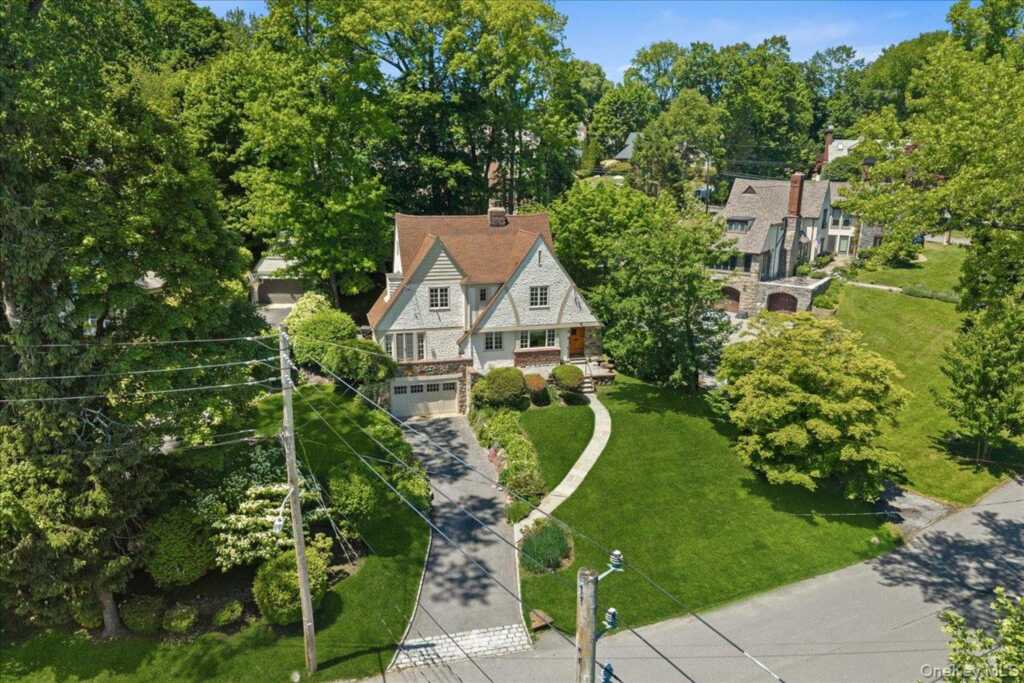 311 Lyncroft Road, New Rochelle, NY 10804 - Photo 32 of 39