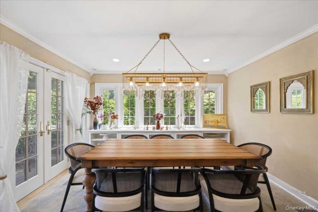 311 Lyncroft Road, New Rochelle, NY 10804 - Photo 8 of 39