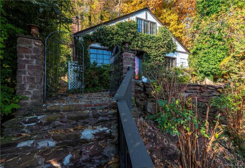 89 River Road, Nyack, NY 10960 - Photo 4 of 36