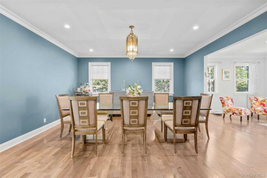 17 Clover Place, New Rochelle, NY 10805 - Photo 11 of 50
