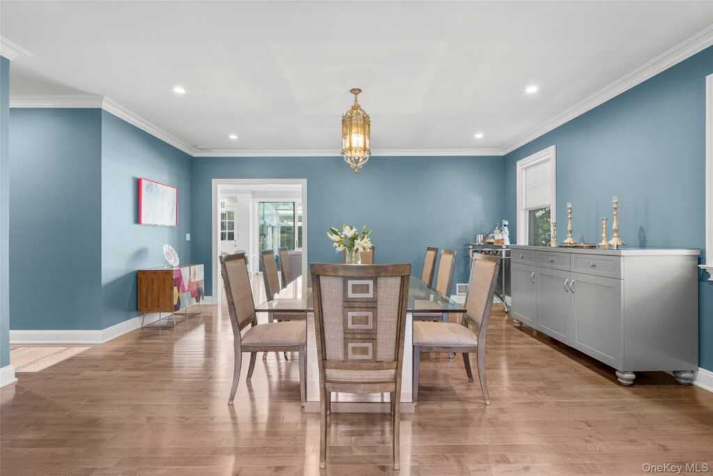 17 Clover Place, New Rochelle, NY 10805 - Photo 12 of 50
