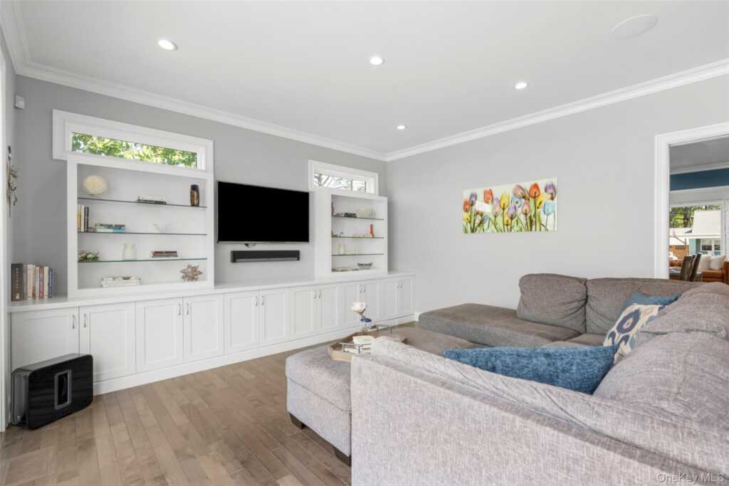 17 Clover Place, New Rochelle, NY 10805 - Photo 17 of 50