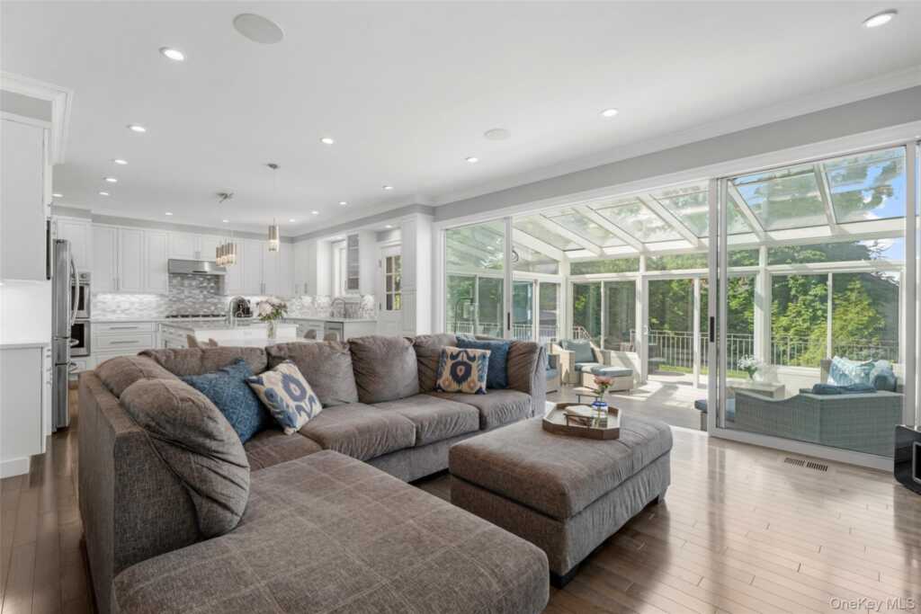 17 Clover Place, New Rochelle, NY 10805 - Photo 18 of 50