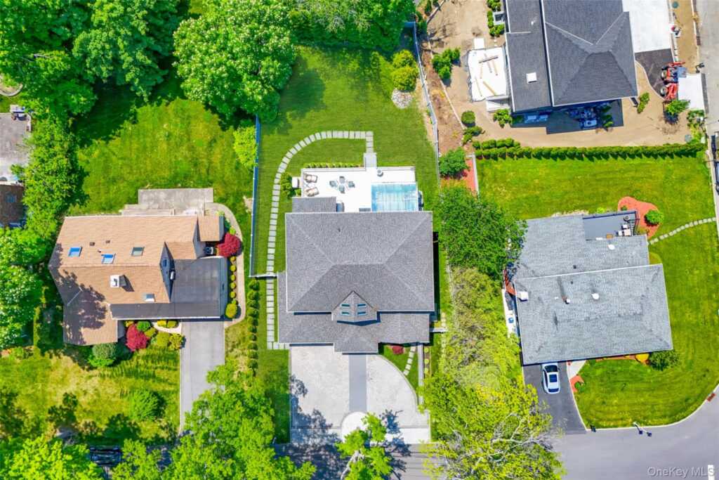 17 Clover Place, New Rochelle, NY 10805 - Photo 2 of 50