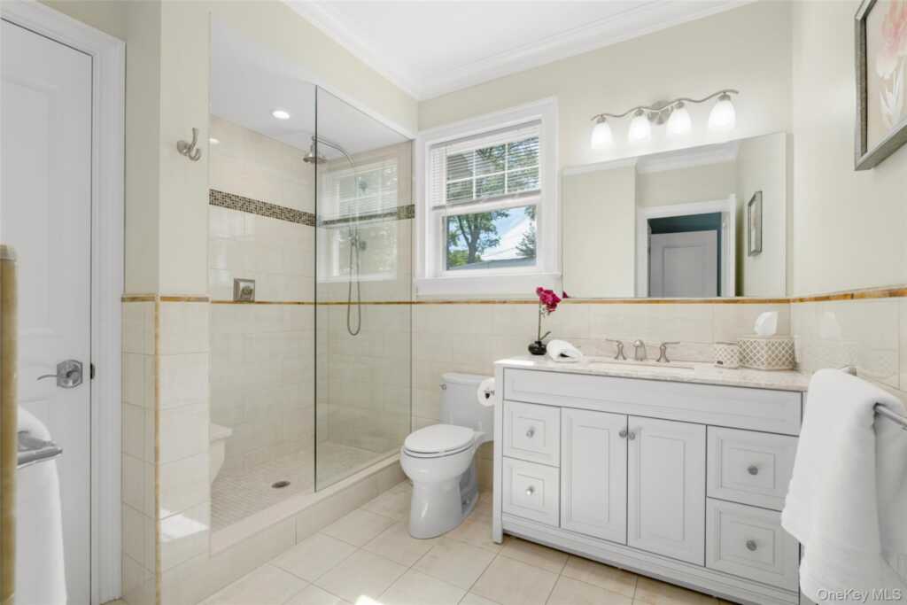 17 Clover Place, New Rochelle, NY 10805 - Photo 24 of 50