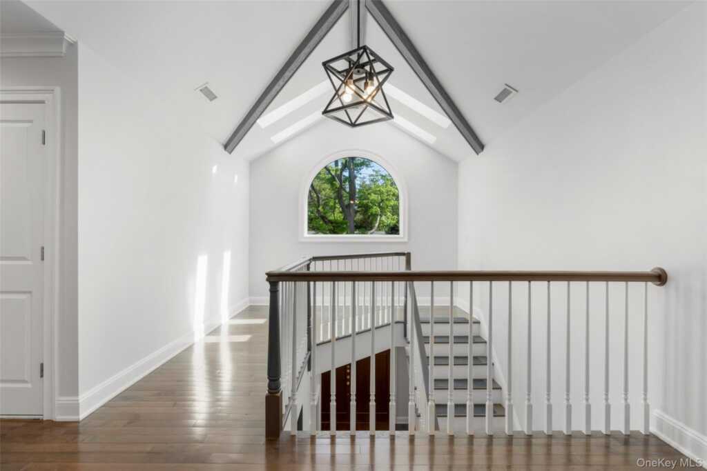 17 Clover Place, New Rochelle, NY 10805 - Photo 26 of 50