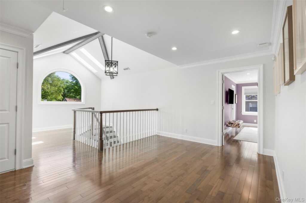 17 Clover Place, New Rochelle, NY 10805 - Photo 27 of 50