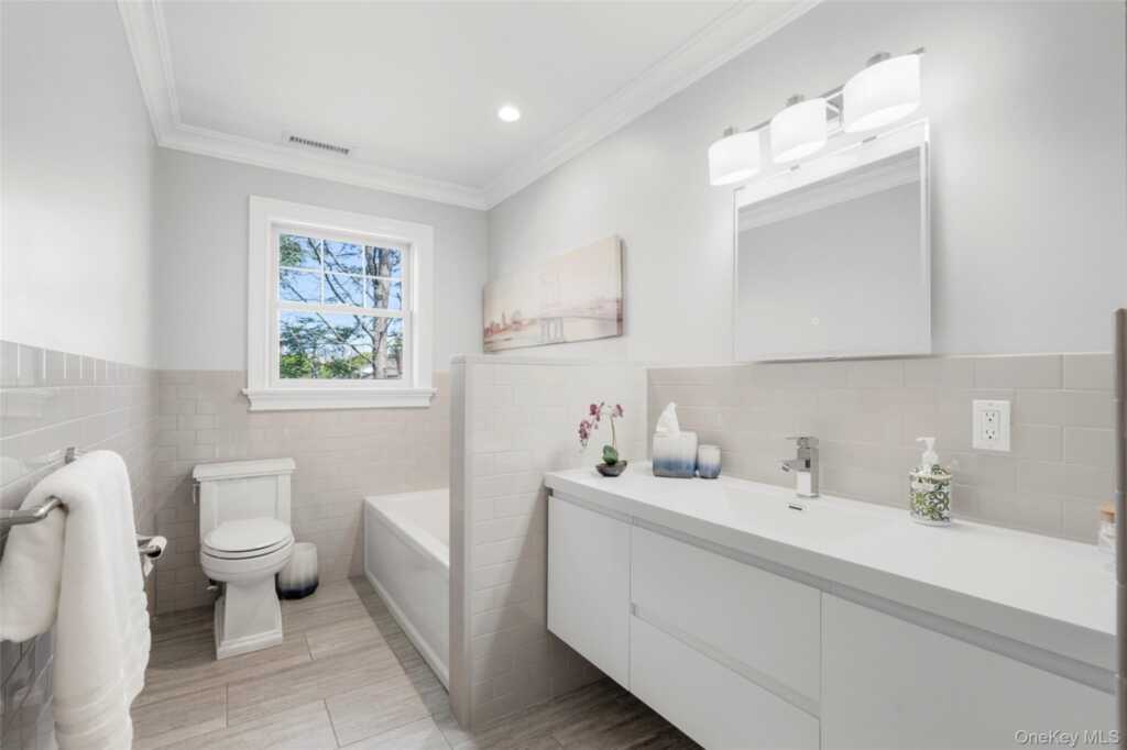 17 Clover Place, New Rochelle, NY 10805 - Photo 37 of 50