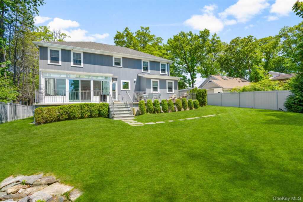 17 Clover Place, New Rochelle, NY 10805 - Photo 44 of 50