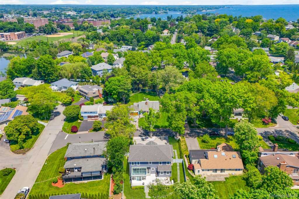 17 Clover Place, New Rochelle, NY 10805 - Photo 45 of 50
