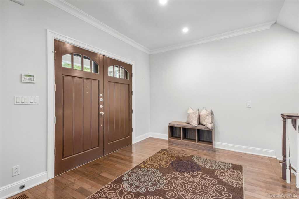 17 Clover Place, New Rochelle, NY 10805 - Photo 6 of 50