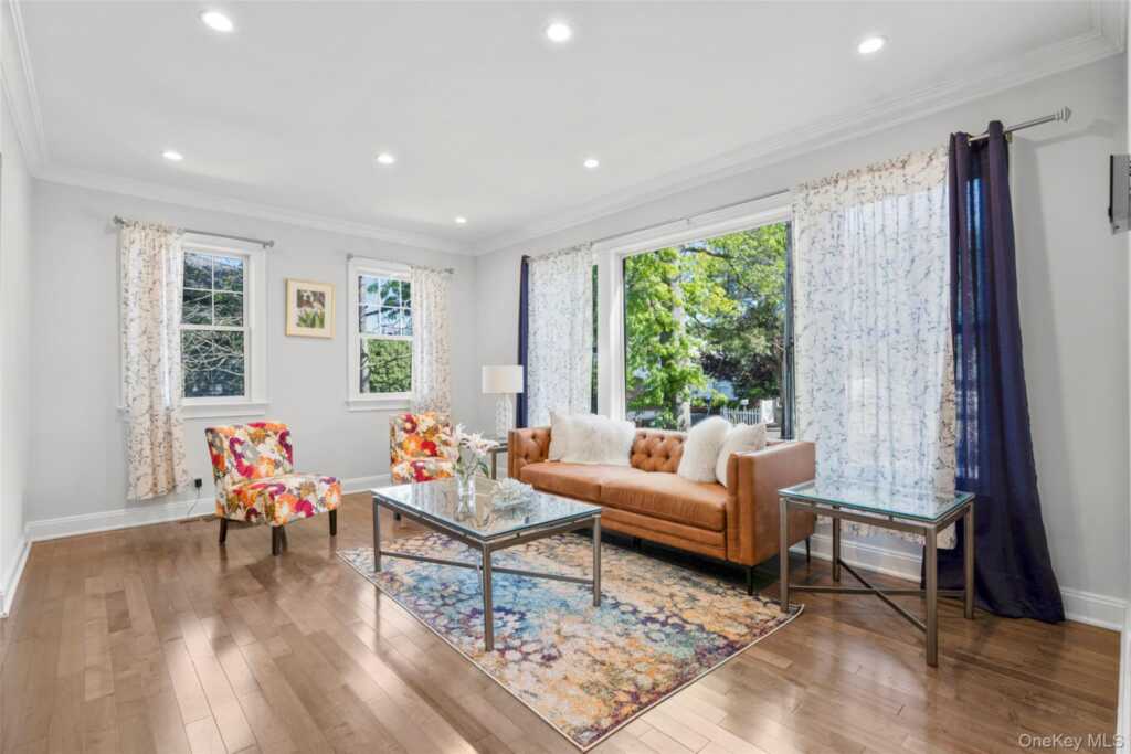 17 Clover Place, New Rochelle, NY 10805 - Photo 7 of 50