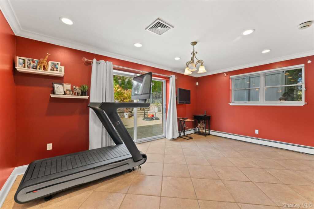 6 Hunting Ridge Road, White Plains, NY 10605 - Photo 19 of 32