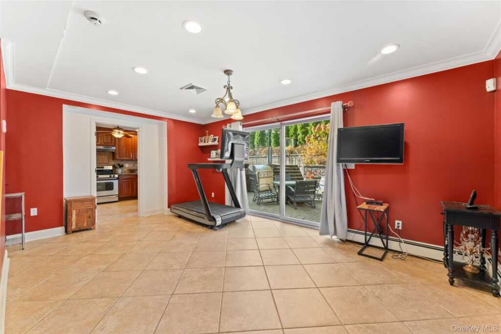 6 Hunting Ridge Road, White Plains, NY 10605 - Photo 20 of 32