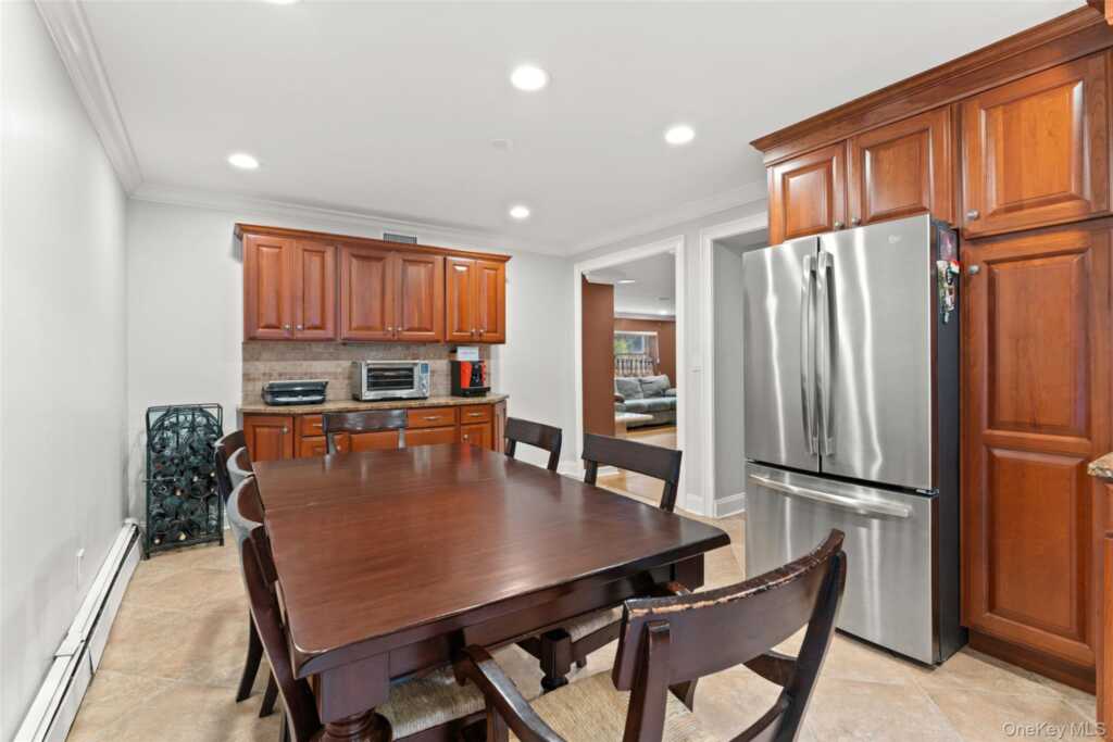 6 Hunting Ridge Road, White Plains, NY 10605 - Photo 22 of 32