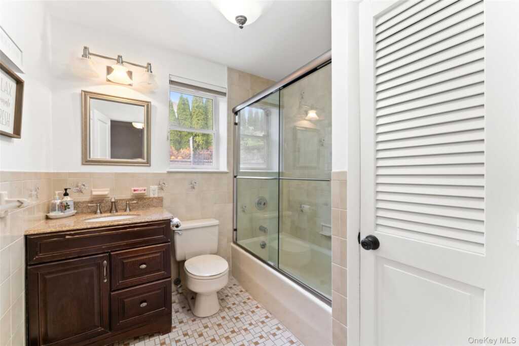 6 Hunting Ridge Road, White Plains, NY 10605 - Photo 25 of 32