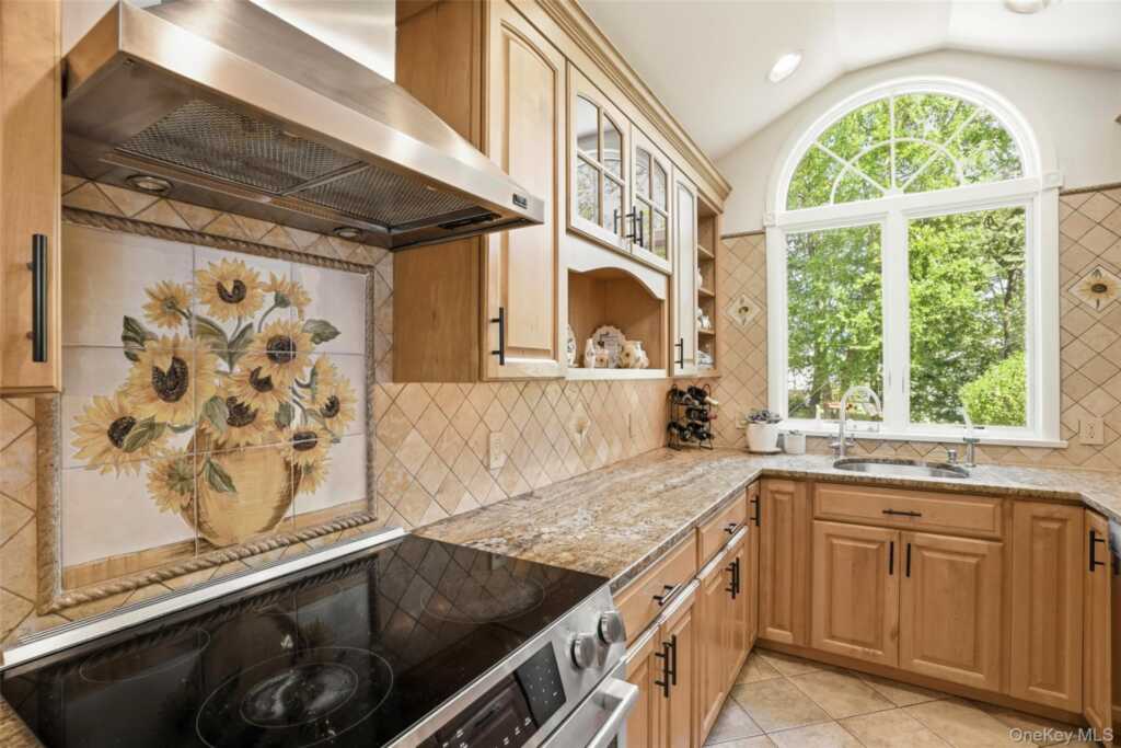 61 Windsor Road, Rye, NY 10573 - Photo 6 of 17