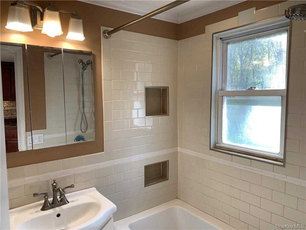 10 W Clarkstown Road, New City, NY 10956 - Photo 16 of 19