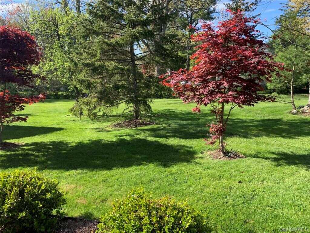 10 W Clarkstown Road, New City, NY 10956 - Photo 2 of 19
