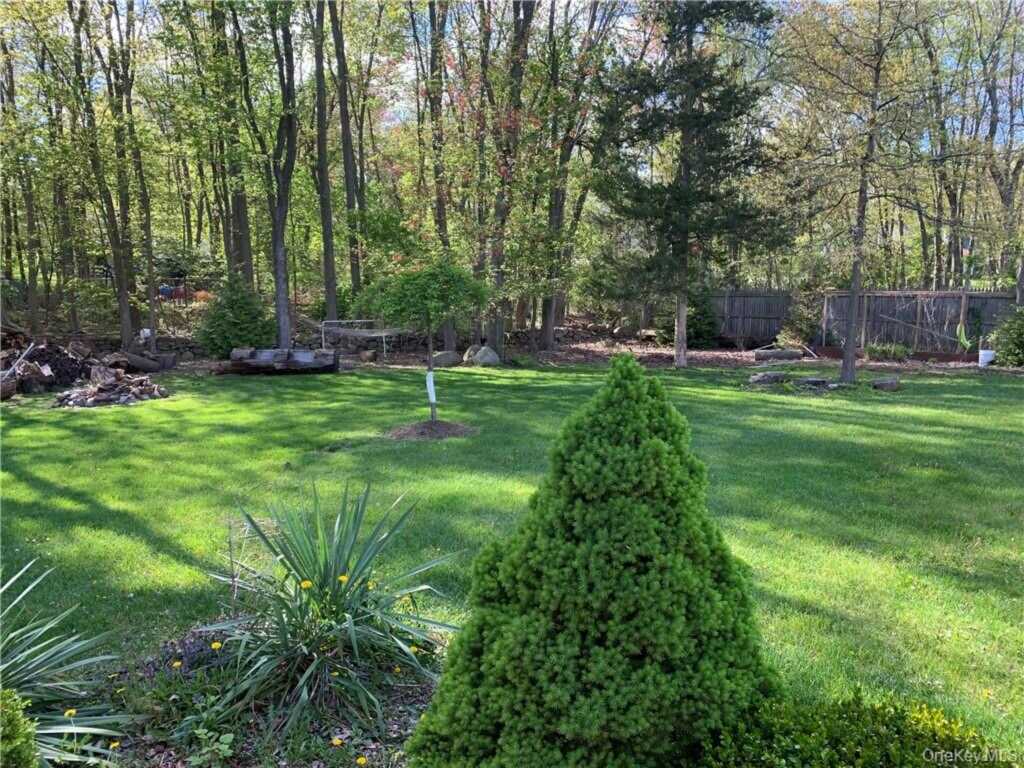 10 W Clarkstown Road, New City, NY 10956 - Photo 3 of 19