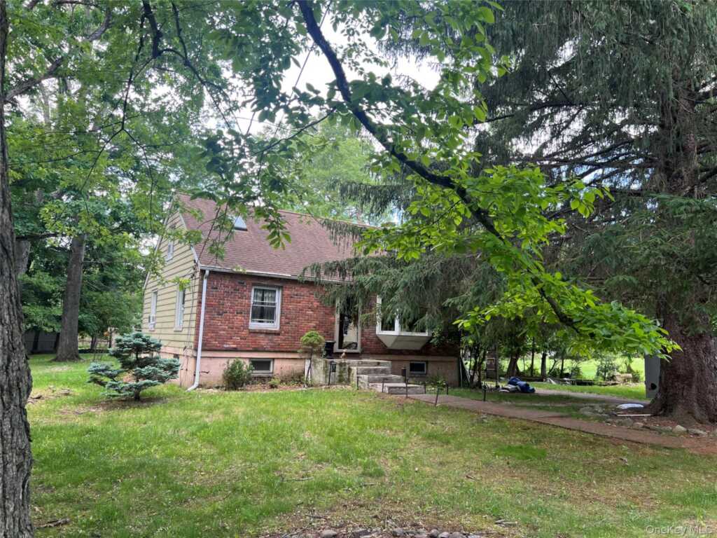 8 Mountain View, Suffern, NY 10901 - Photo 2 of 8