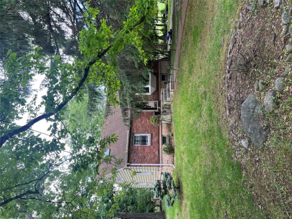 8 Mountain View, Suffern, NY 10901 - Photo 3 of 8