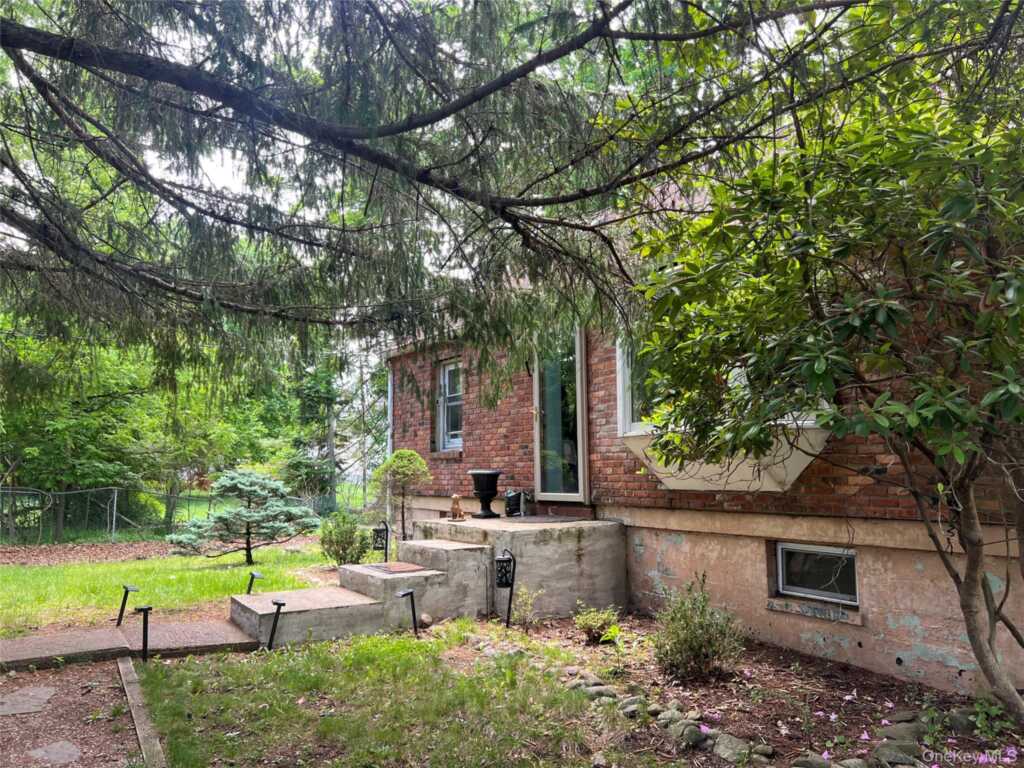 8 Mountain View, Suffern, NY 10901 - Photo 6 of 8