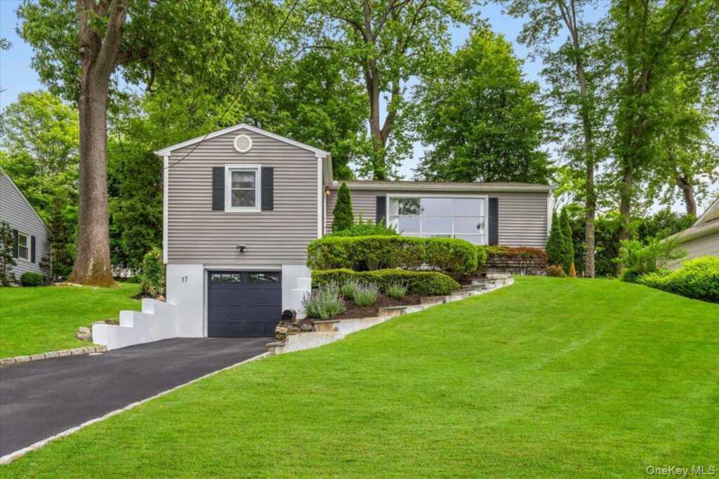 17 Tewkesbury Road, New Rochelle, NY 10583