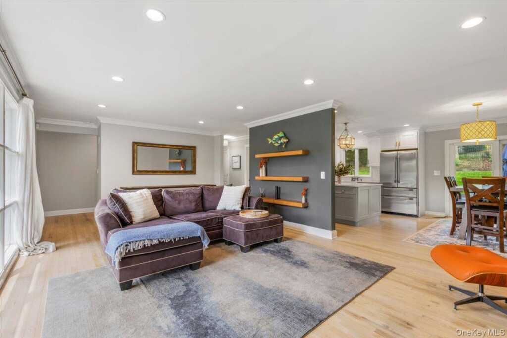 17 Tewkesbury Road, New Rochelle, NY 10583 - Photo 3 of 17