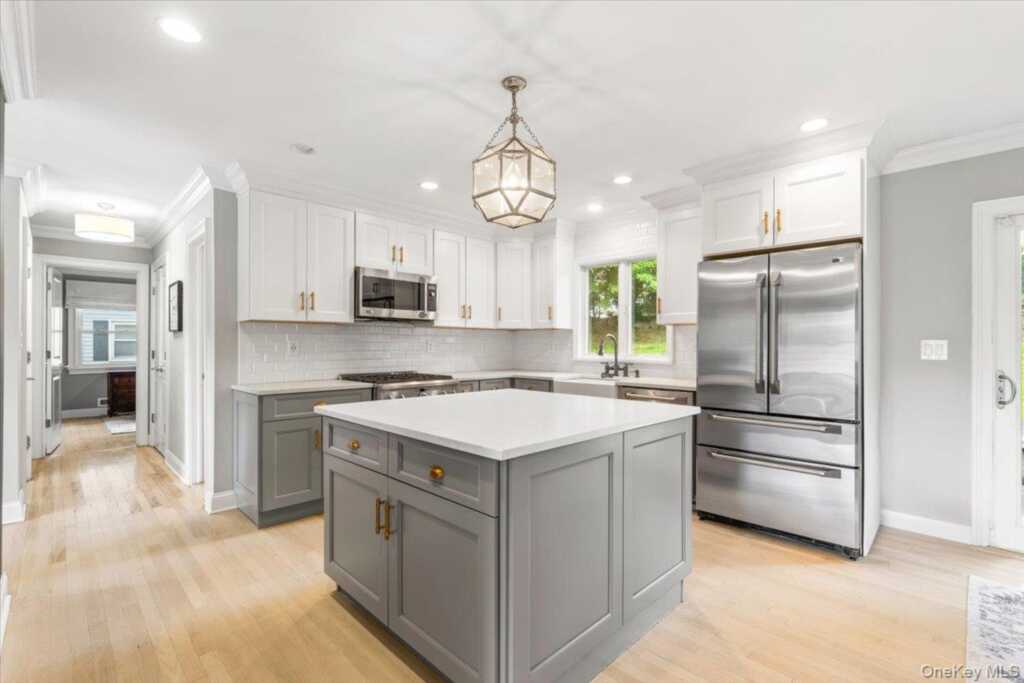 17 Tewkesbury Road, New Rochelle, NY 10583 - Photo 7 of 17