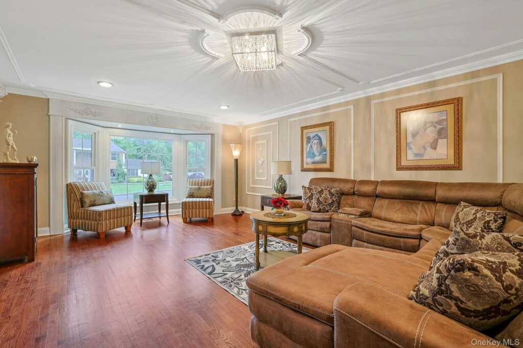 8 Dunmore Road, New City, NY 10956 - Photo 10 of 48